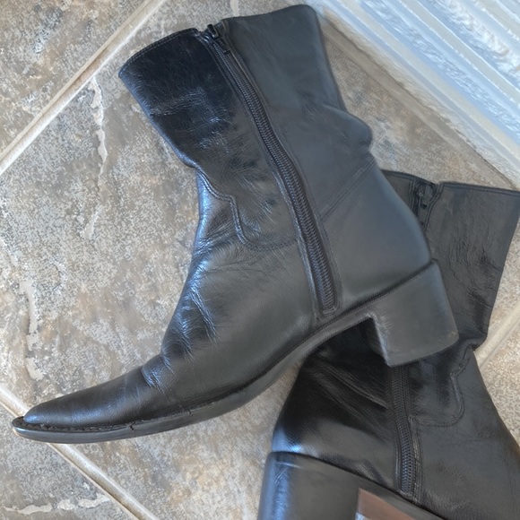 Etienne Aigner Black Leather Ankle Boots w Pointy Toes Lyle Style size 6 - Picture 5 of 13